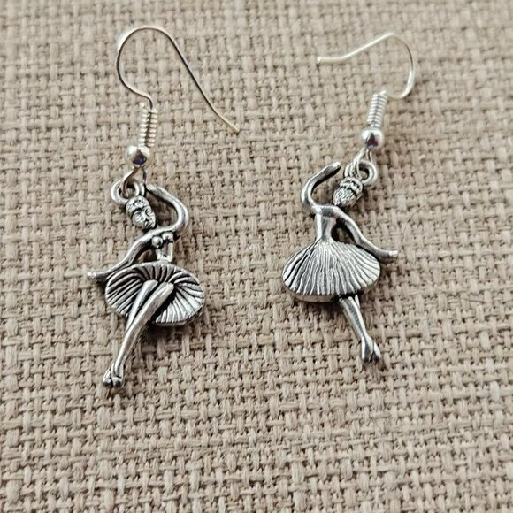 Dancing Lady Earrings Silver Tone Drop Down Ear Fashion Jewelry Vintage style - Picture 3 of 8